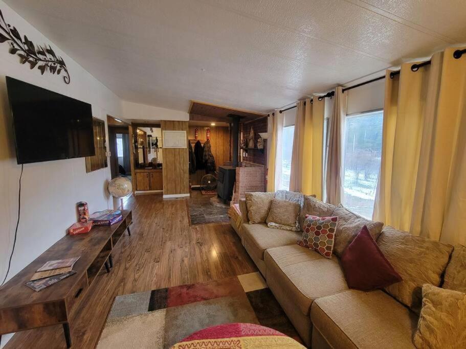 Campground At Sequoia Mountain Farms - Bring Your Own Tent Or Rv - No Bedrooms Or Beds Provided Miramonte Eksteriør bilde